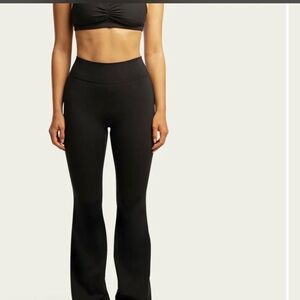 437 Leisure Pant NWT